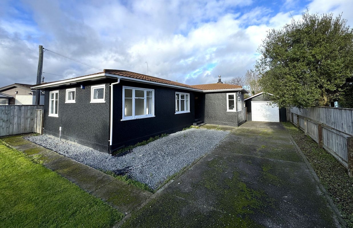 29 Windsor Street, Terrace End, Palmerston North - Carousel 1