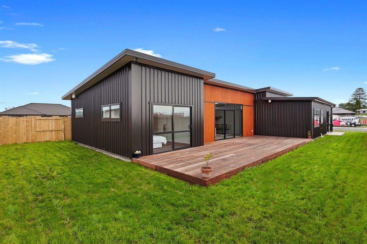 16 Kakariki Drive, Coastlands, Whakatane - Carousel 1