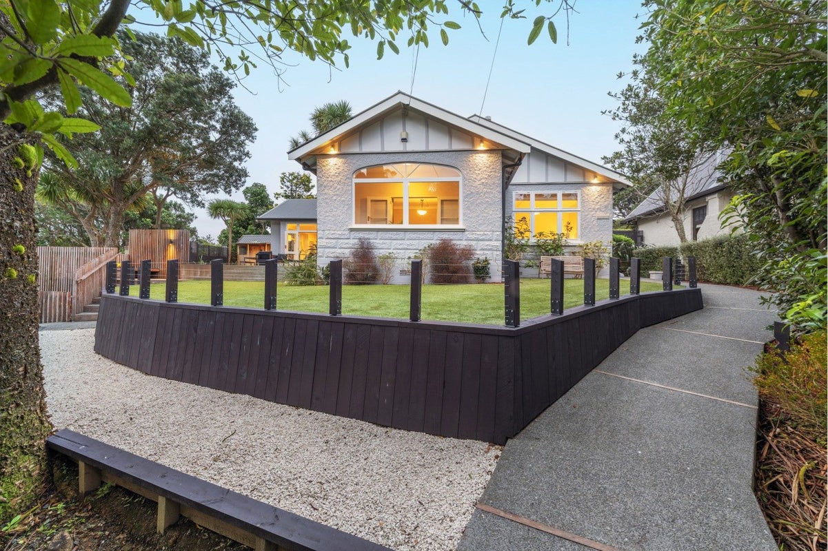36 Nottingham Street, Karori, Wellington - Carousel 2