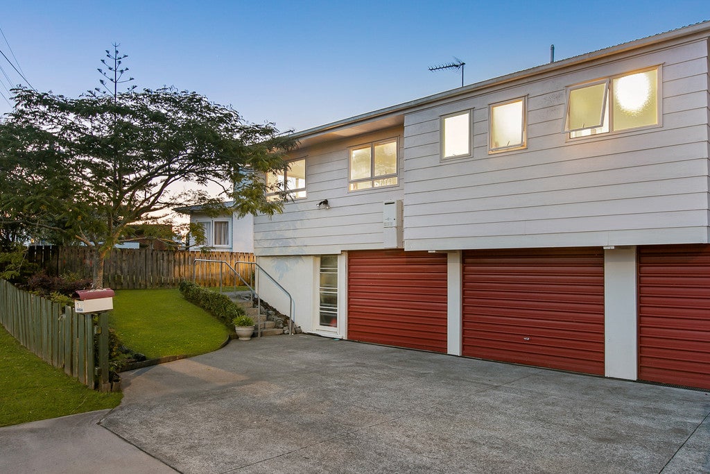 31 Chippendale Crescent, Birkdale, Auckland - Carousel 1