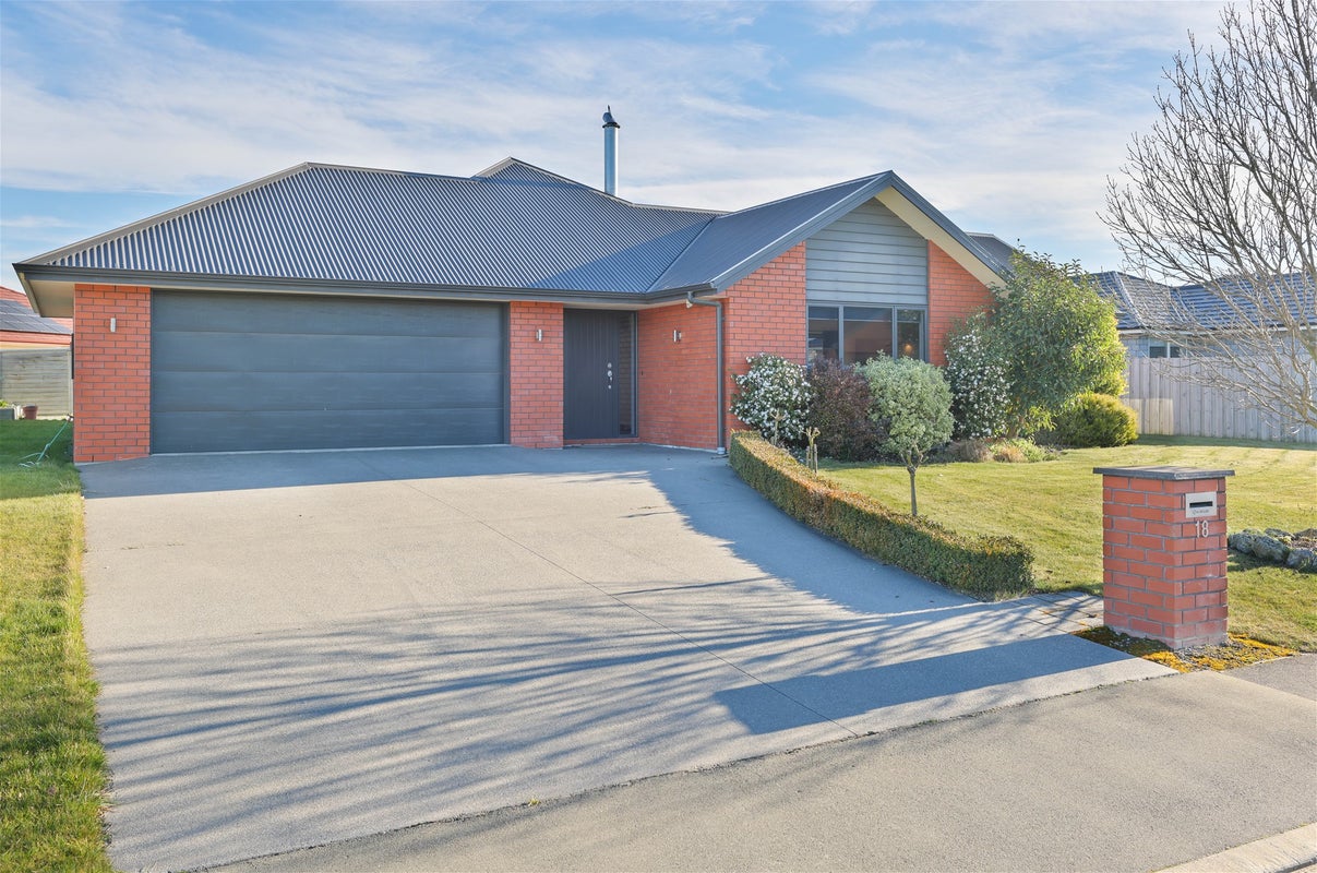 18 Orchard Grove, Netherby, Ashburton - Carousel 2
