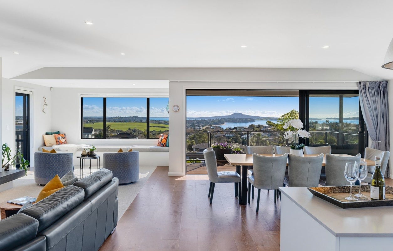 138 Bleakhouse Road, Mellons Bay, Manukau City, Auckland - Carousel 1