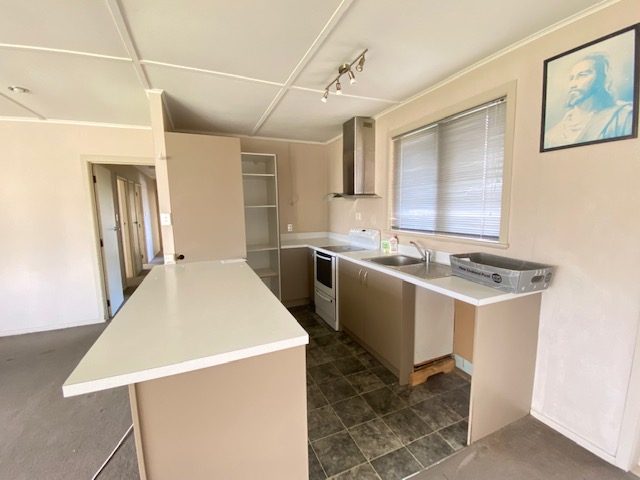 7 Sheehan Road, Te Atatu South, Auckland - Carousel 2