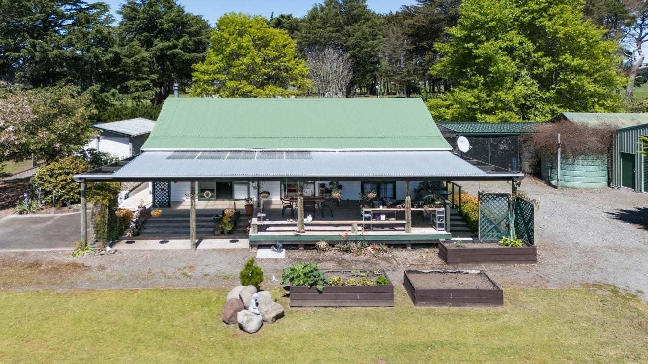 0 State Highway 2, Takapau, Takapau - Carousel 31