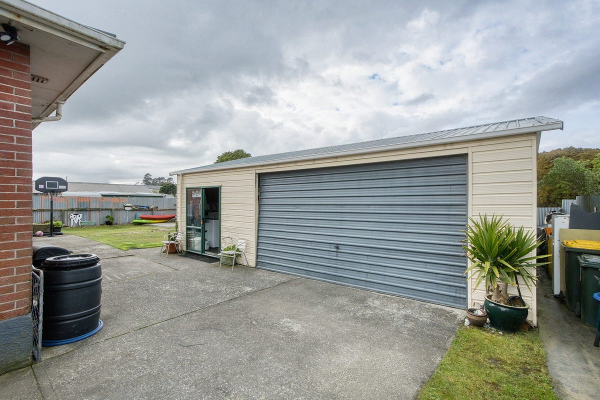 246 Revell Street, Hokitika - Carousel 16