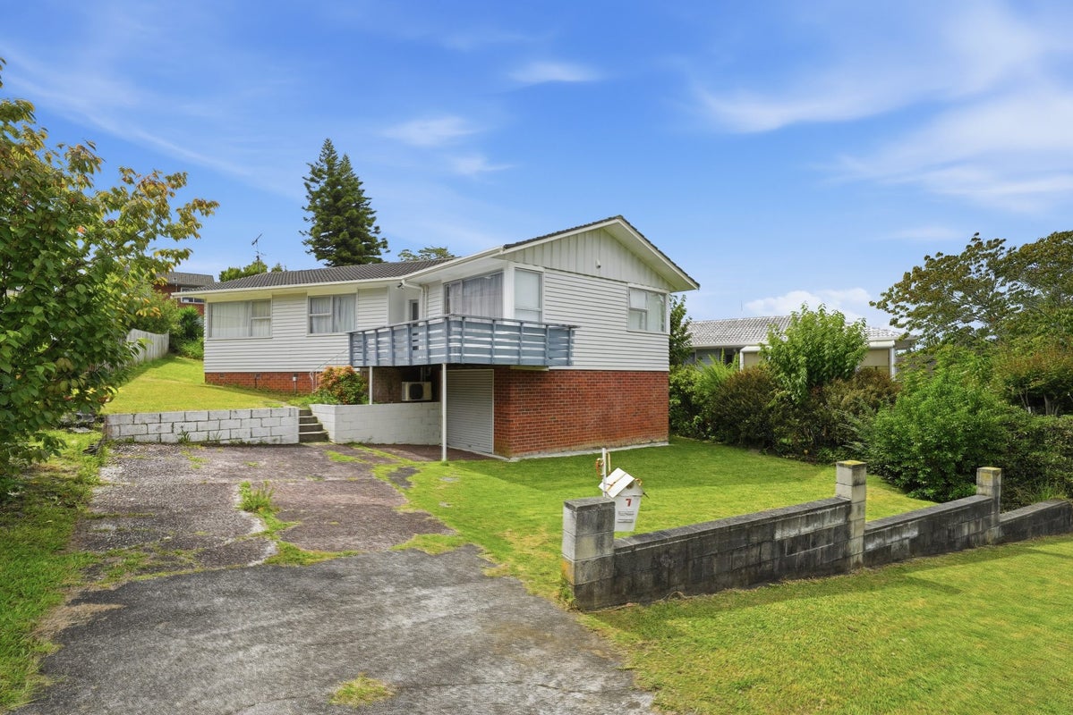 7 verena place, green bay, auckland - Carousel 2