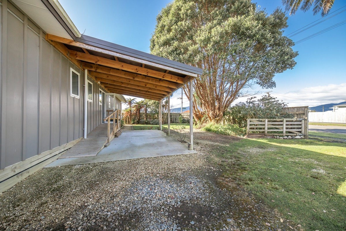 28 Queen Street, Westport, Westport - Carousel 26