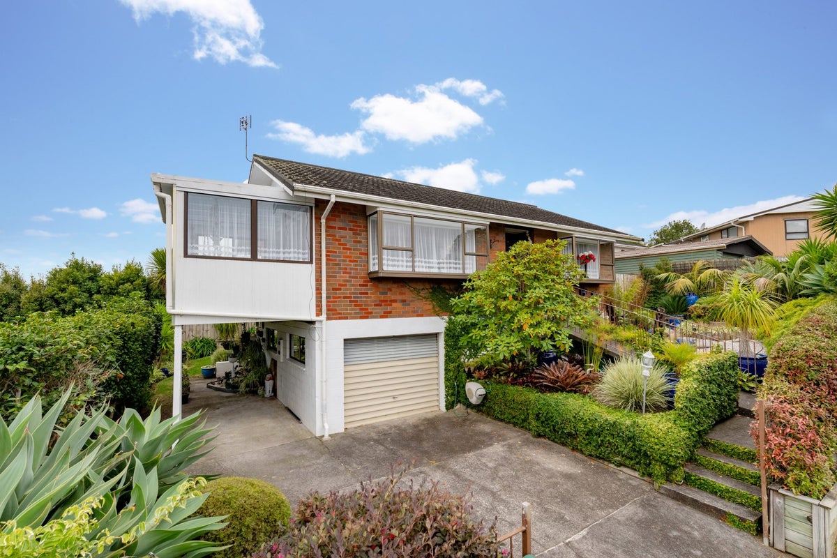 2/74 Evelyn Road, Cockle Bay, Manukau - Carousel 1