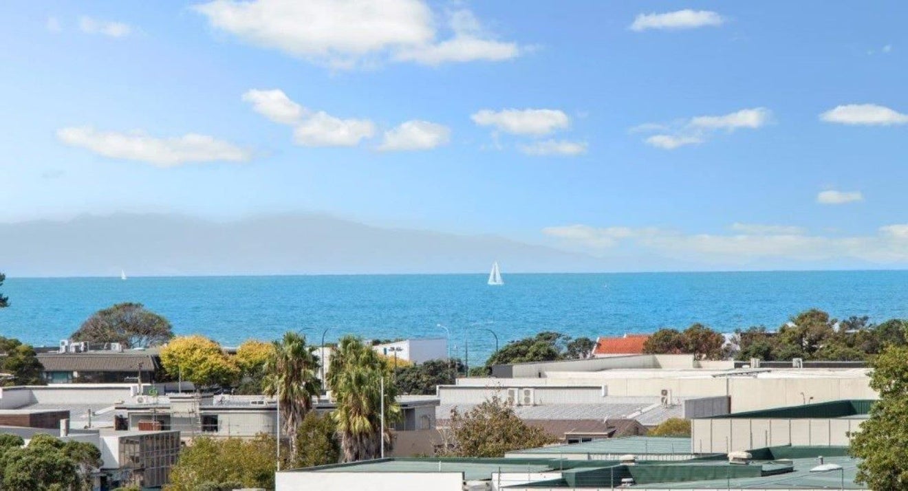 5/8 Wilk Lane, Browns Bay, Auckland - Carousel 2