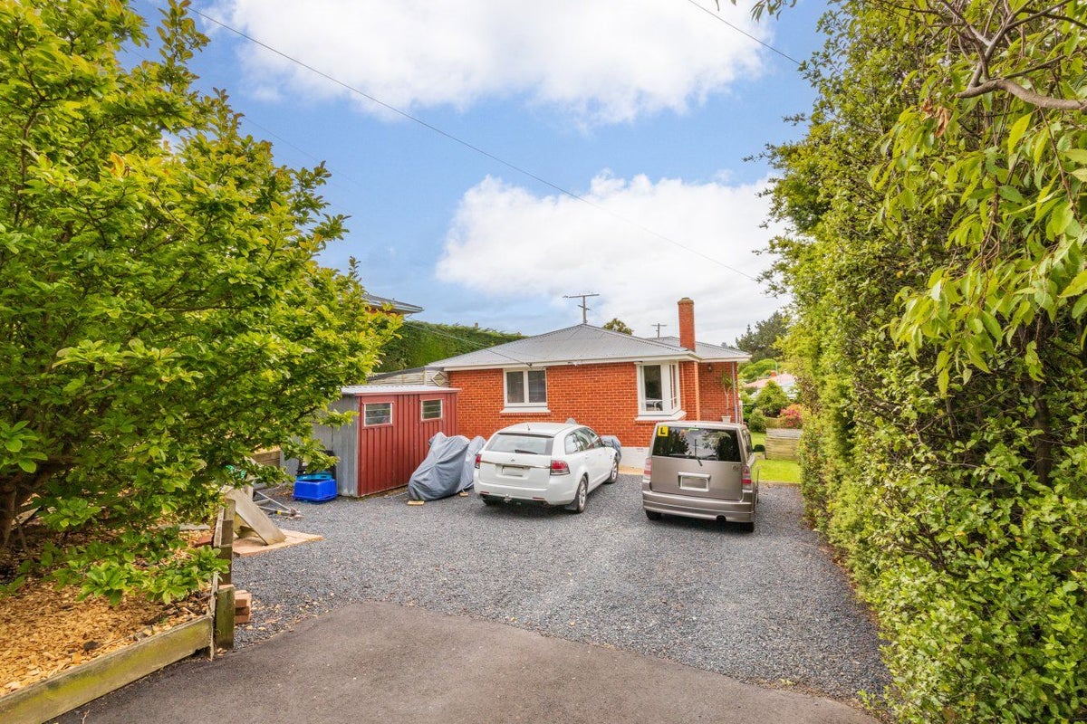 23 Duckworth Street, Andersons Bay, Dunedin - Carousel 2