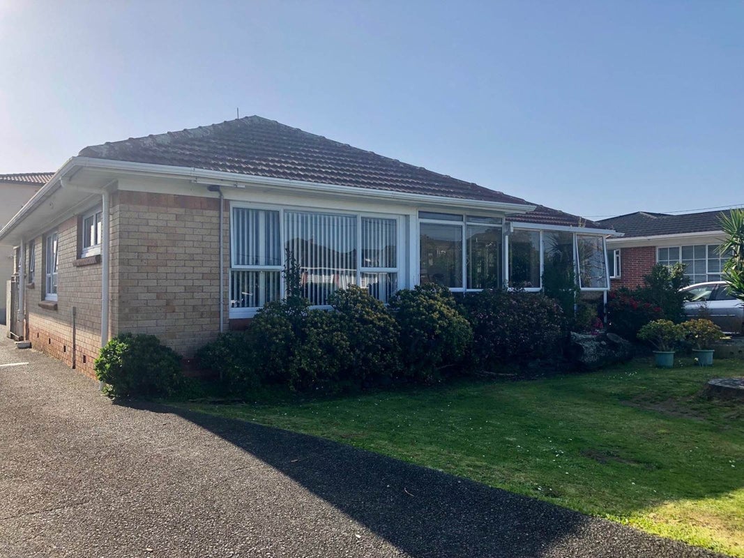 22 Buckingham Crescent, Manukau, Auckland - Carousel 1