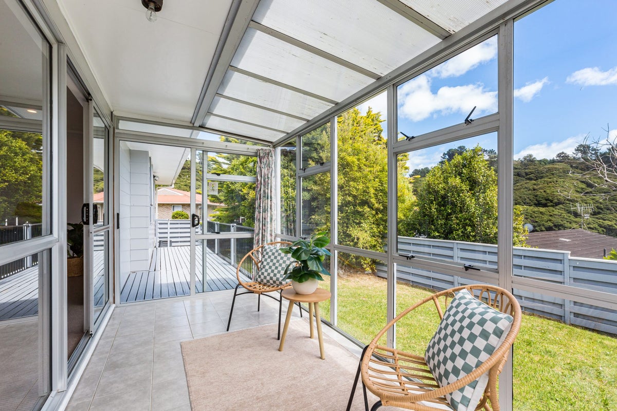 30 Staithes Drive North, Whitby, Porirua - Carousel 2