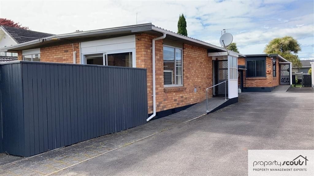 45A Barrett Street, Westown, New Plymouth - Carousel 1