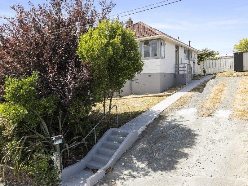 37 Panmure Avenue, Calton Hill, Dunedin - Carousel 1