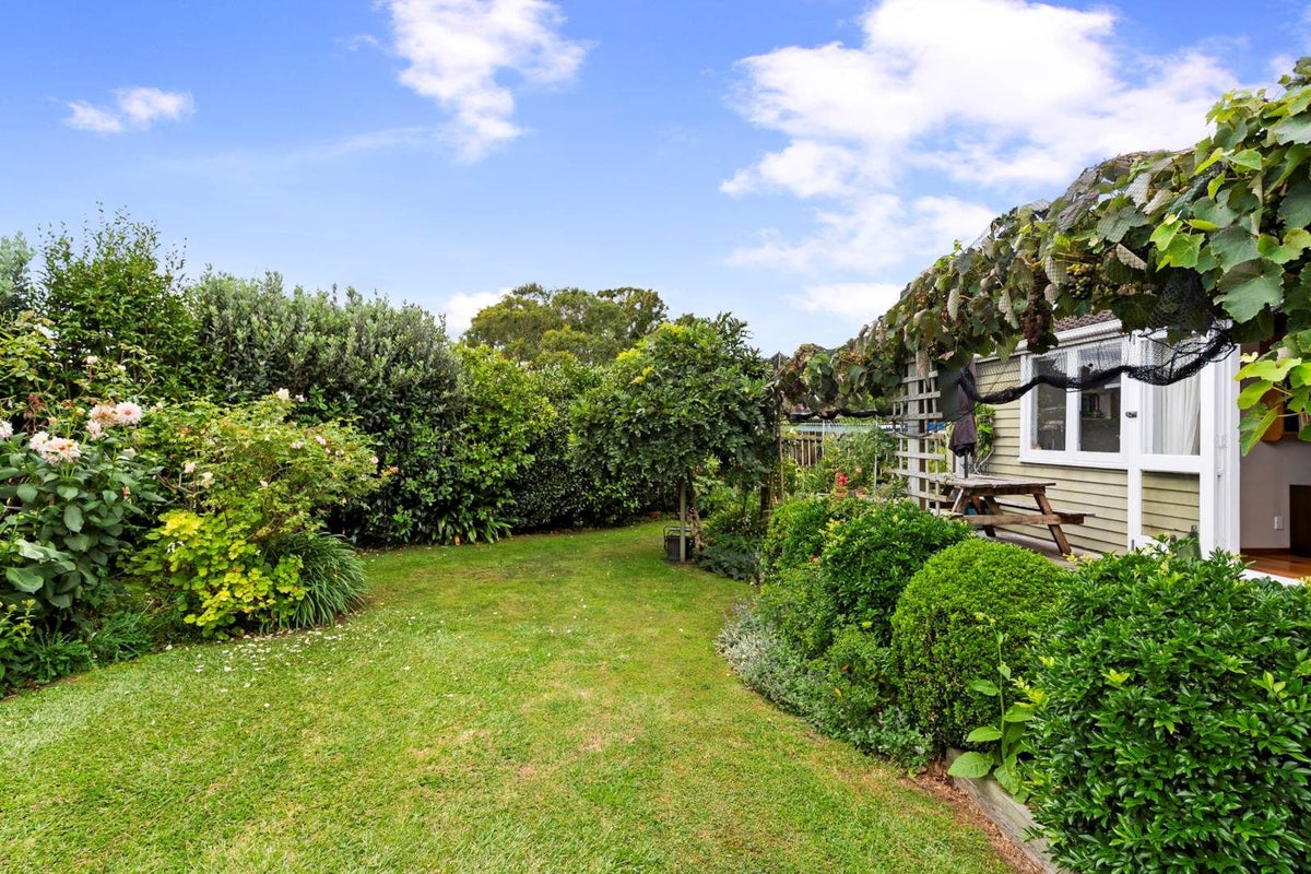 10 Matai Street, Waiuku, Waiuku - Carousel 1