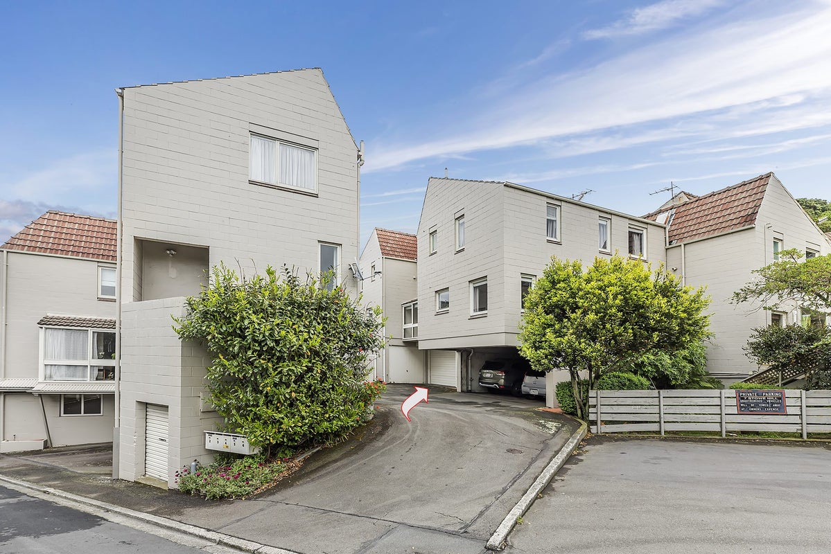 5 Stowe Hill, Thorndon, Wellington - Carousel 1