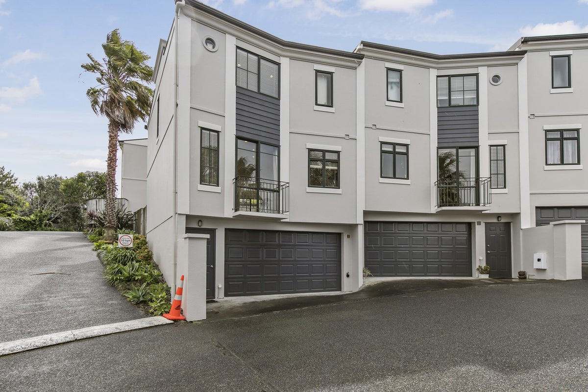 3/69 Target Road, Totara Vale, Auckland - Carousel 1