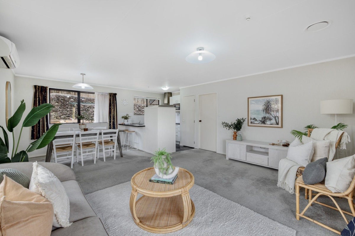7 Peppertree Way, Brookfield, Tauranga - Carousel 2