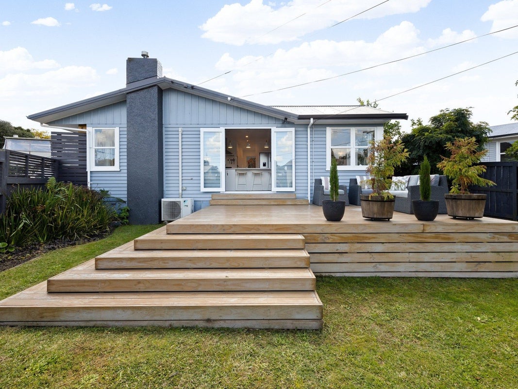 14 Manapouri Place, Glenview, Hamilton - Carousel 1
