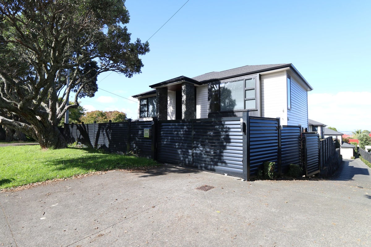 23A Raurenga Avenue, Royal Oak, Auckland - Carousel 1