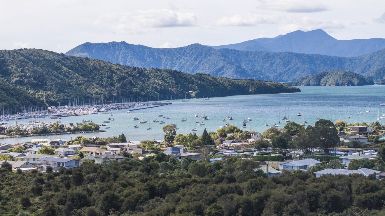 7 Matai Place, Waikawa, Picton - Carousel 2