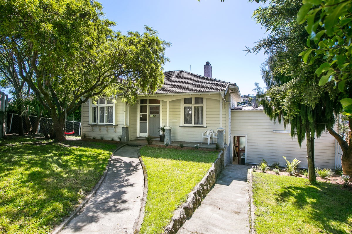 1 Greenock Street, Kaikorai, Dunedin - Carousel 1