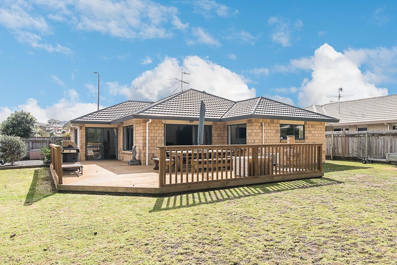 92 Weggery Drive, Waikanae Beach, Waikanae - Carousel 2