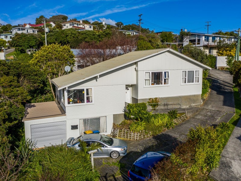 24 Taupo Crescent, Plimmerton, Porirua - Carousel 2