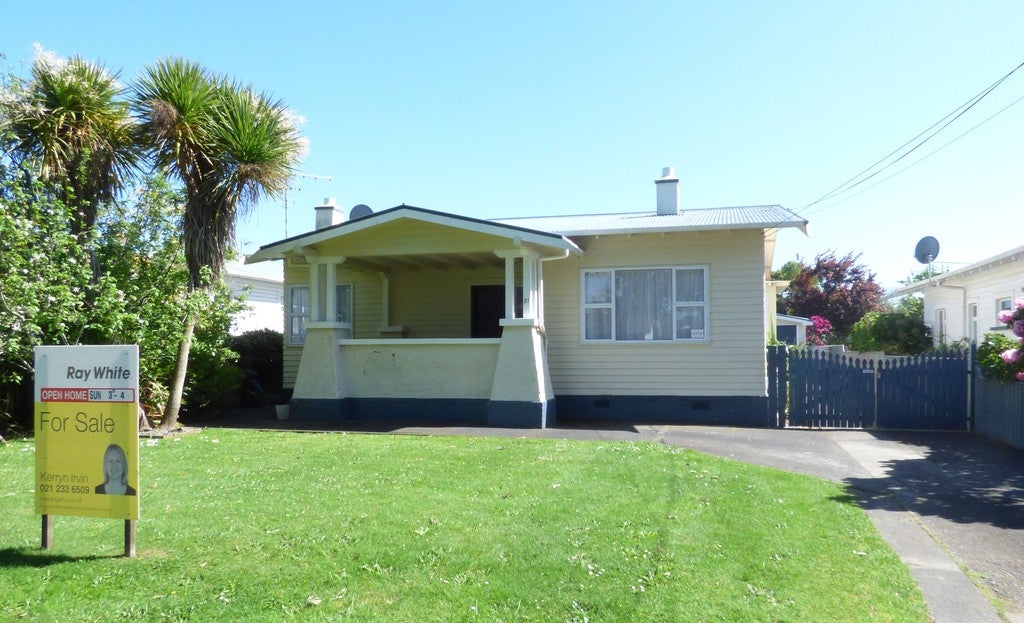 21 Fromont Street, Whanganui East, Whanganui - Carousel 1