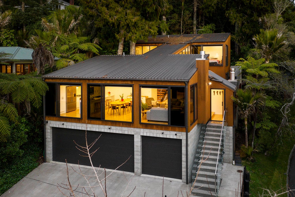 66 Kohu Road, Titirangi, Auckland - Carousel 2