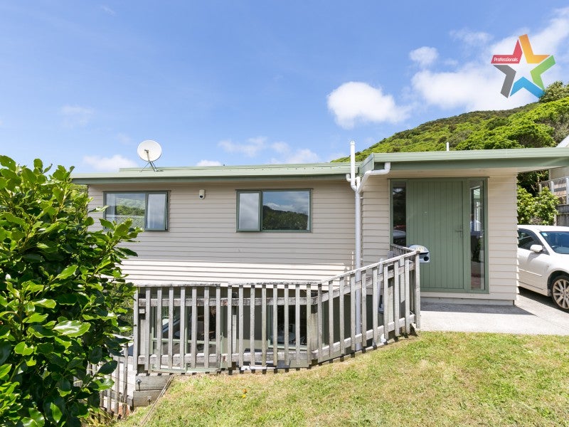 111 Allington Road, Karori, Wellington - Carousel 1