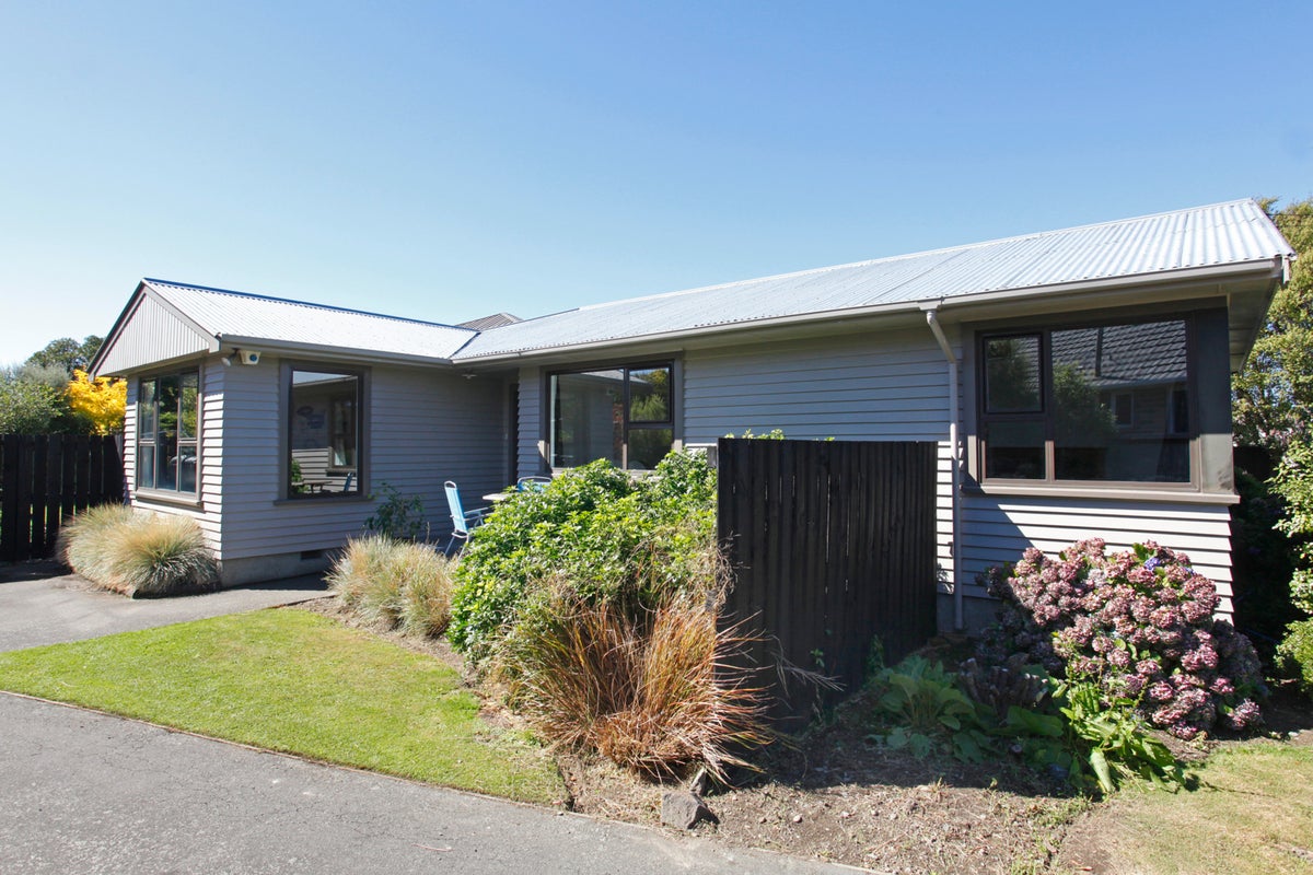 24 Beatrice Place, Avonhead, Christchurch - Carousel 19