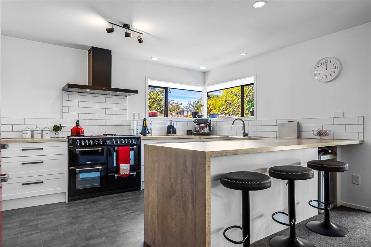12 Dunbarton Street, Redwood, Christchurch - Carousel 1