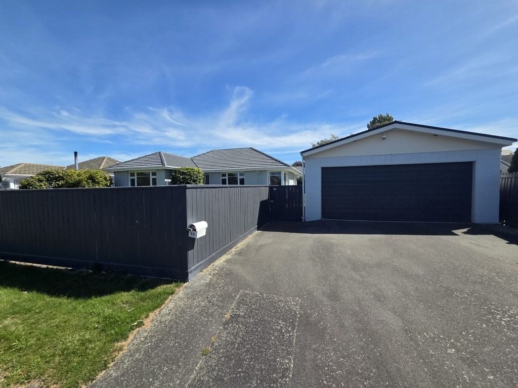 11 Grimseys Road, Redwood, Christchurch - Carousel 1