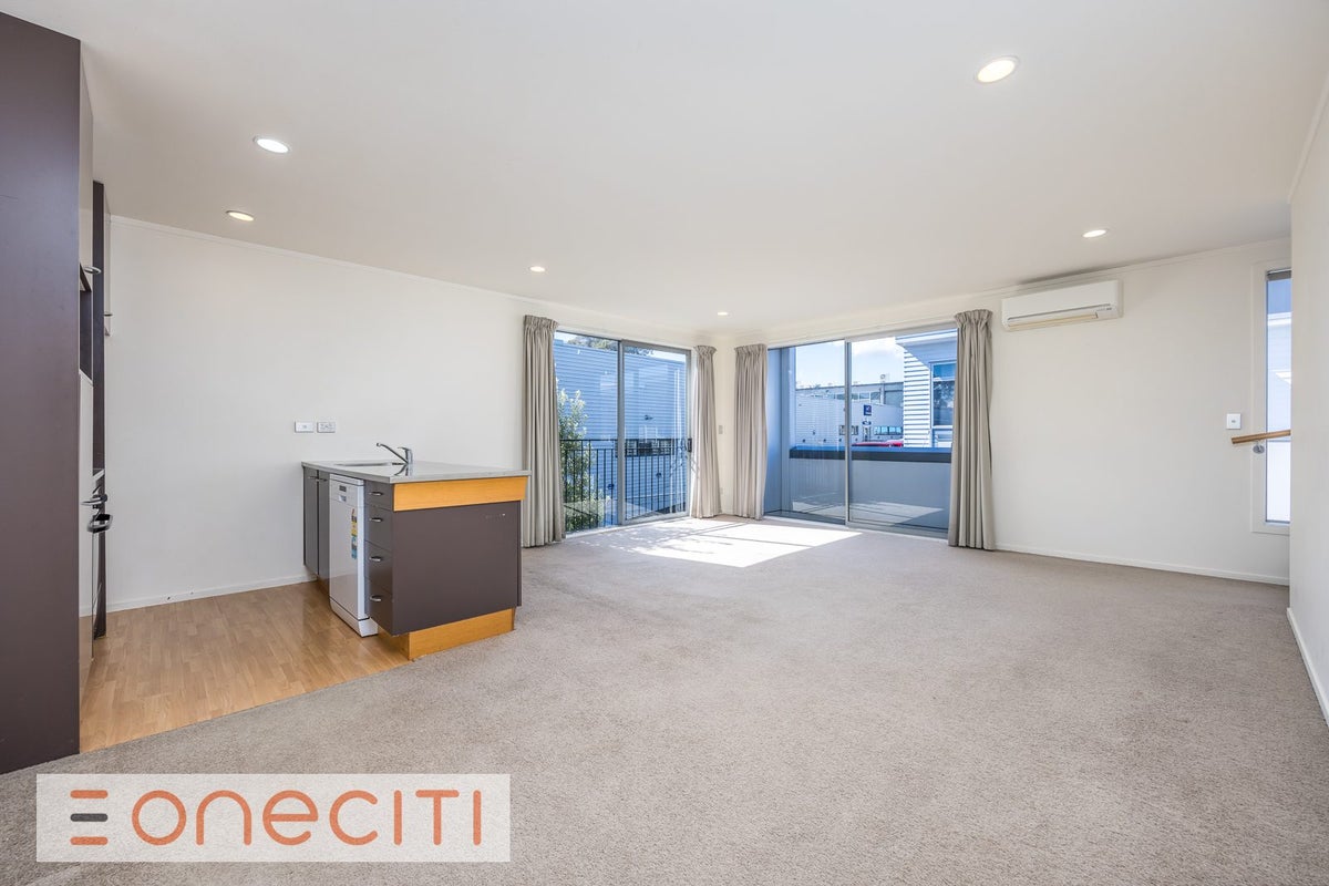9/3 Wagener Place, Mount Albert, Auckland - Carousel 1