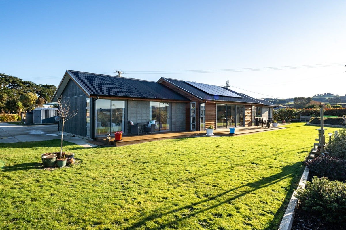 203 Moturata Road, Brighton - Carousel 2