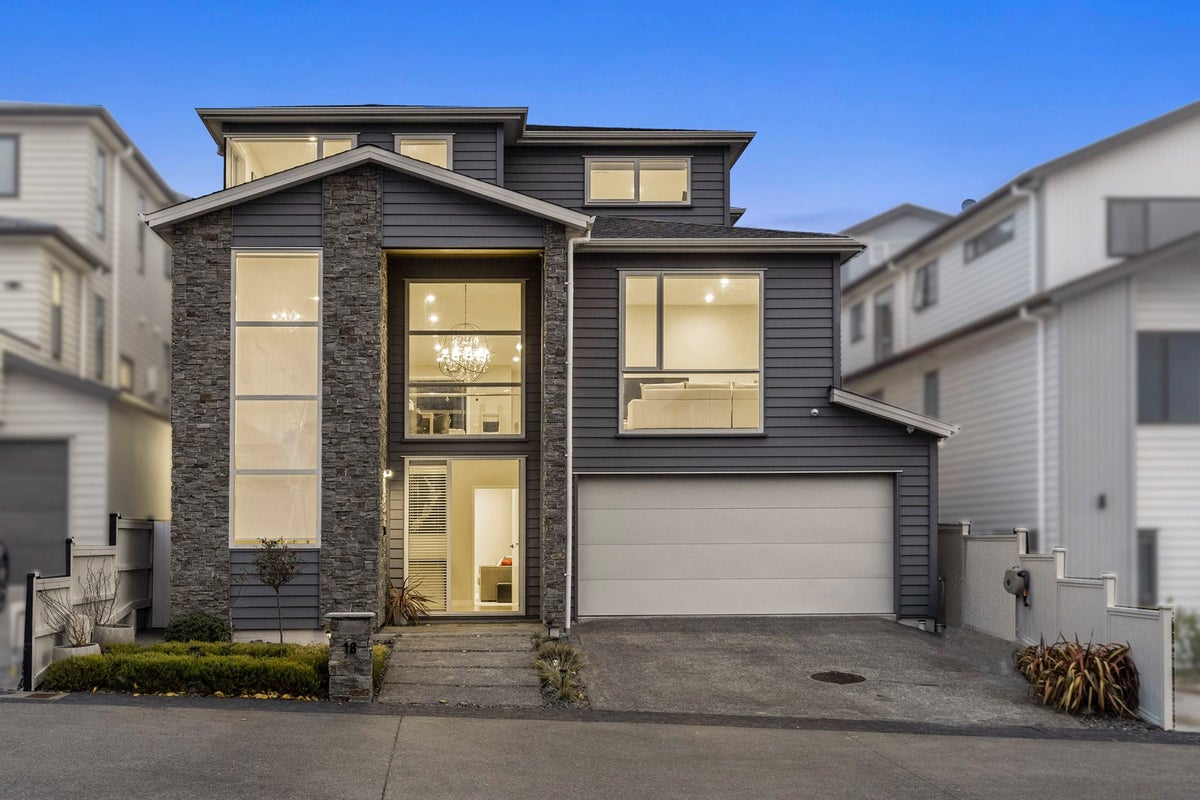 18 Turutu Place, Long Bay, Auckland - Carousel 1
