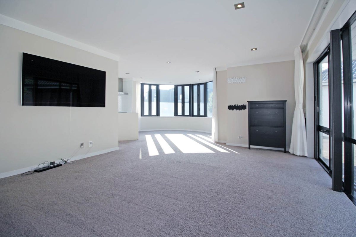 35 Saltburn Road, Milford, Auckland - Carousel 2