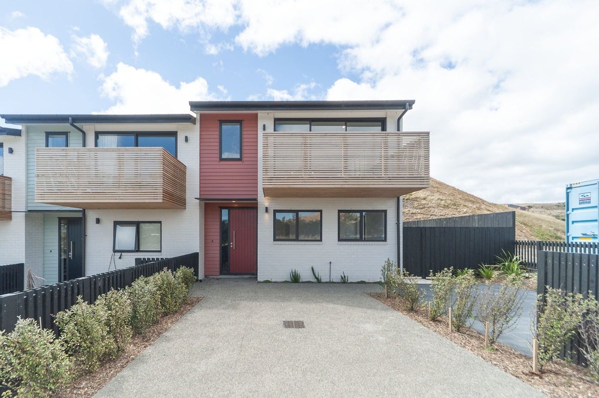 47 Oakum Road, Whitby, Porirua - Carousel 1