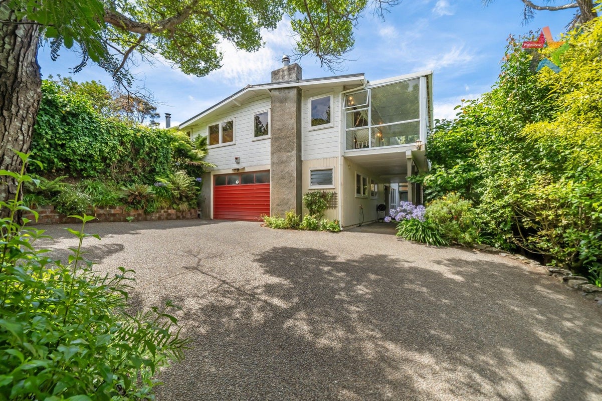 7 Palm Grove, Belmont, Lower Hutt - Carousel 1