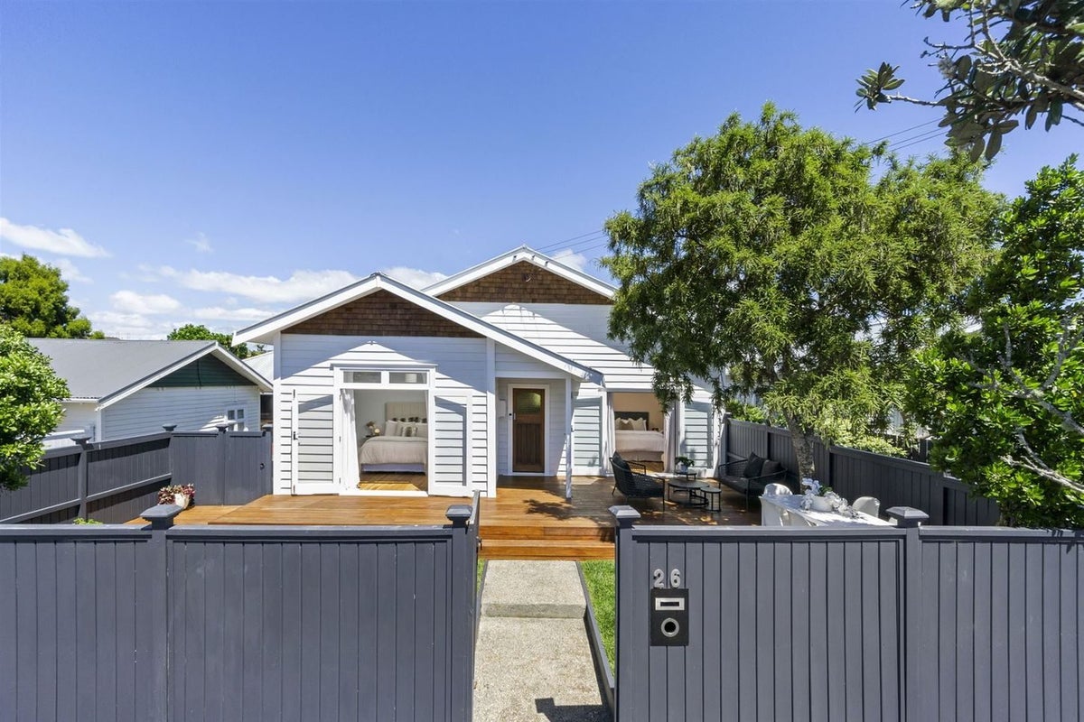 2/26 Mahara Avenue, Birkenhead, Auckland - Carousel 1