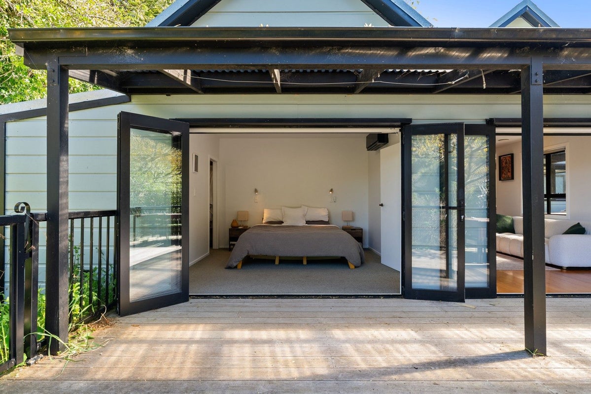 6 Irvine Street, Aro Valley, Wellington, Wellington - Carousel 2