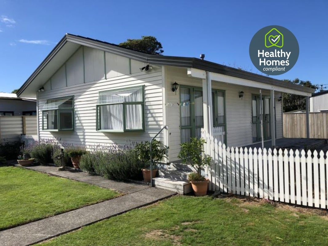 25 Tennyson Street, Trentham, Upper Hutt - Carousel 1