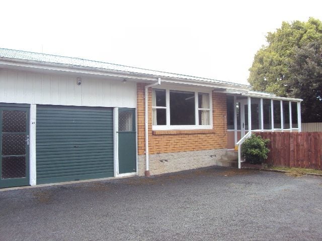 24 Kensington Place, Fairfield, Hamilton - Carousel 9