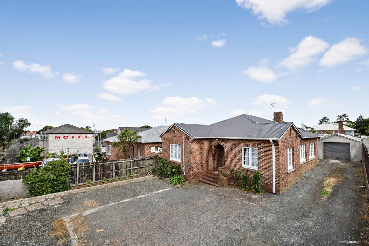 127 Mangere Road, Otahuhu, Auckland - Carousel 2
