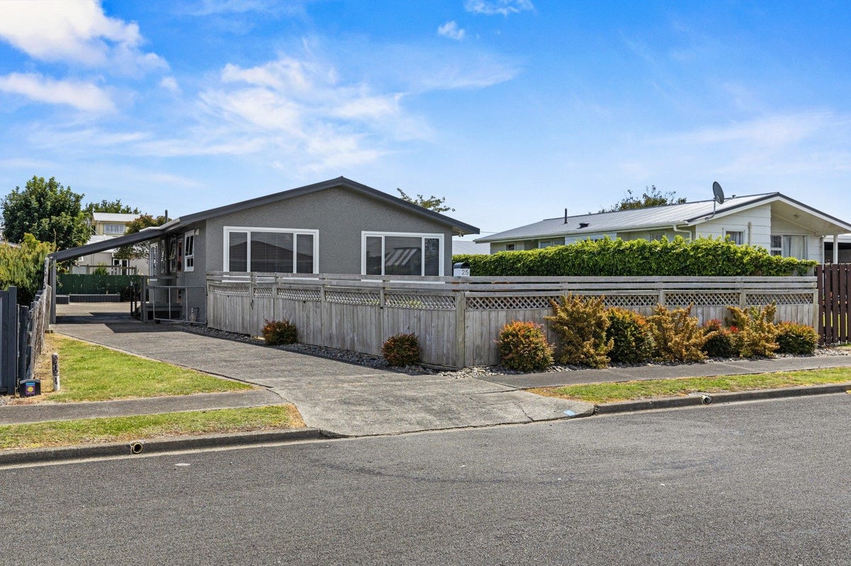 25 Lindsey Crescent, Springvale, Whanganui - Carousel 1