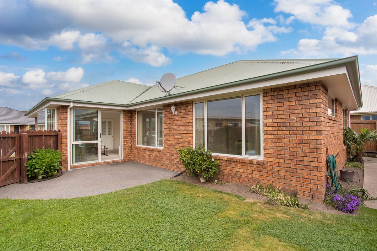 15 Ashmore Lane, Strowan, Christchurch - Carousel 1