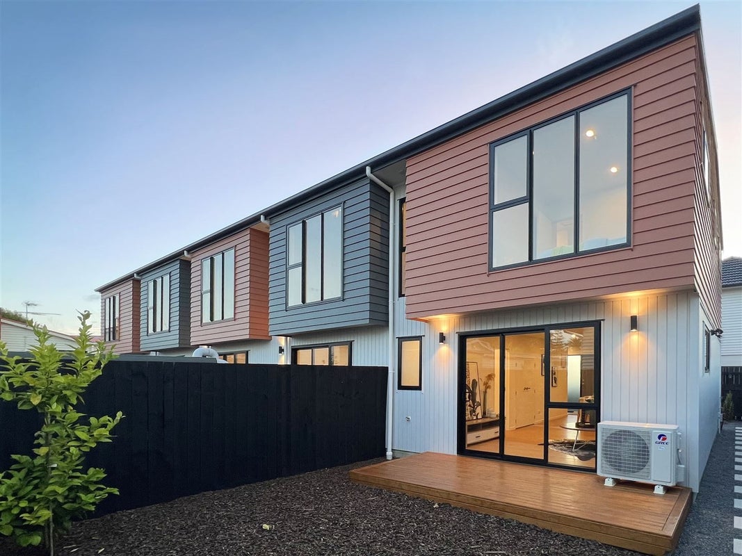 3/17 Rewarewa Road, Te Atatu Peninsula, Auckland - Carousel 2