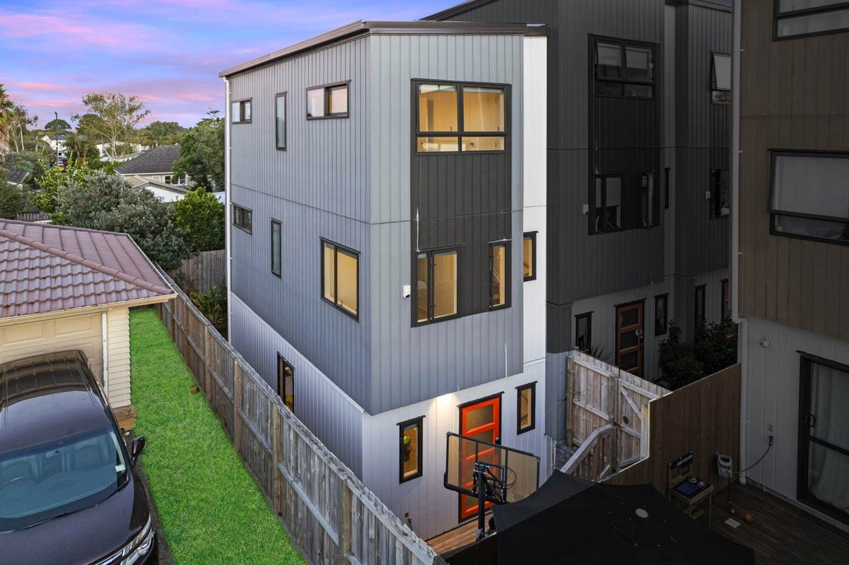 12/8 Arney Road, Ranui, Auckland - Carousel 30