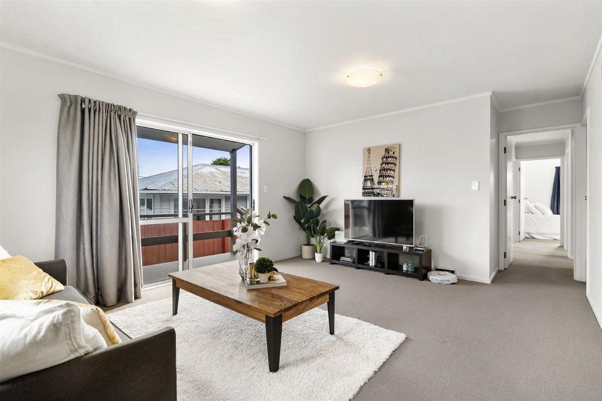2/21 Glen Marine Parade, Glendene, Auckland - Carousel 2